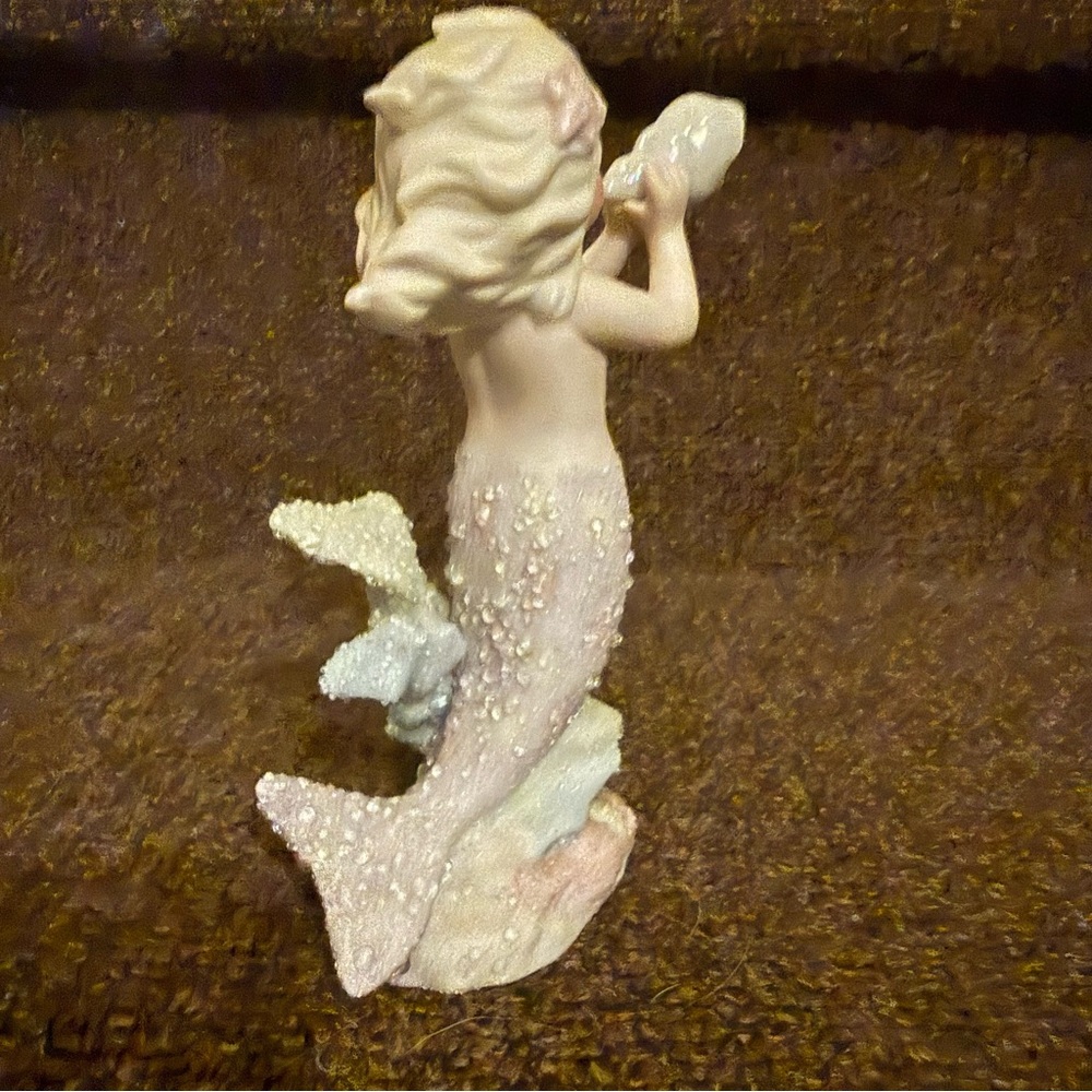 Coral Kingdom Shimmering Mermaid “Aria” - Picture 2 of 5